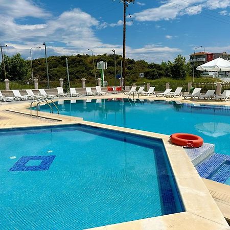 Hotel Palmera Сарти Екстериор снимка