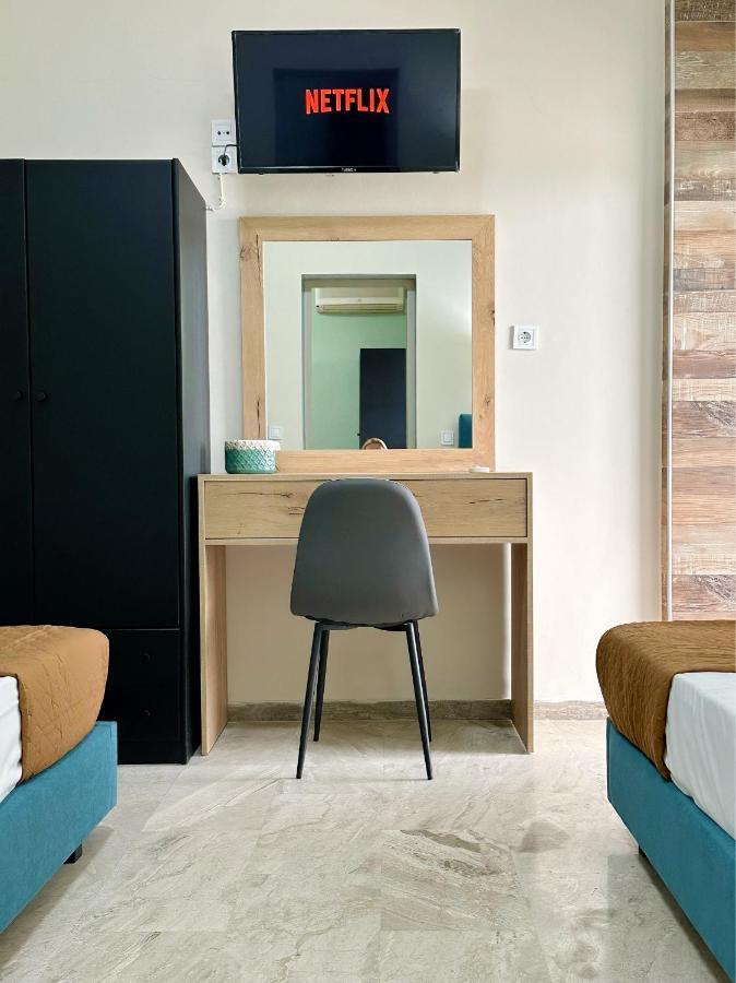Hotel Palmera Сарти Екстериор снимка