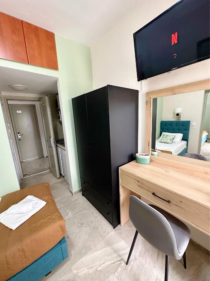 Hotel Palmera Сарти Екстериор снимка