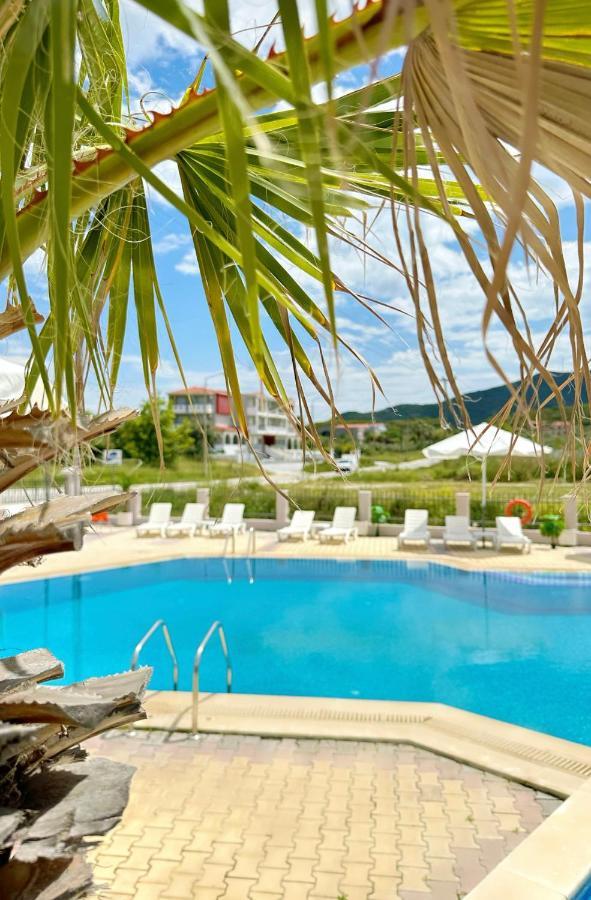 Hotel Palmera Сарти Екстериор снимка