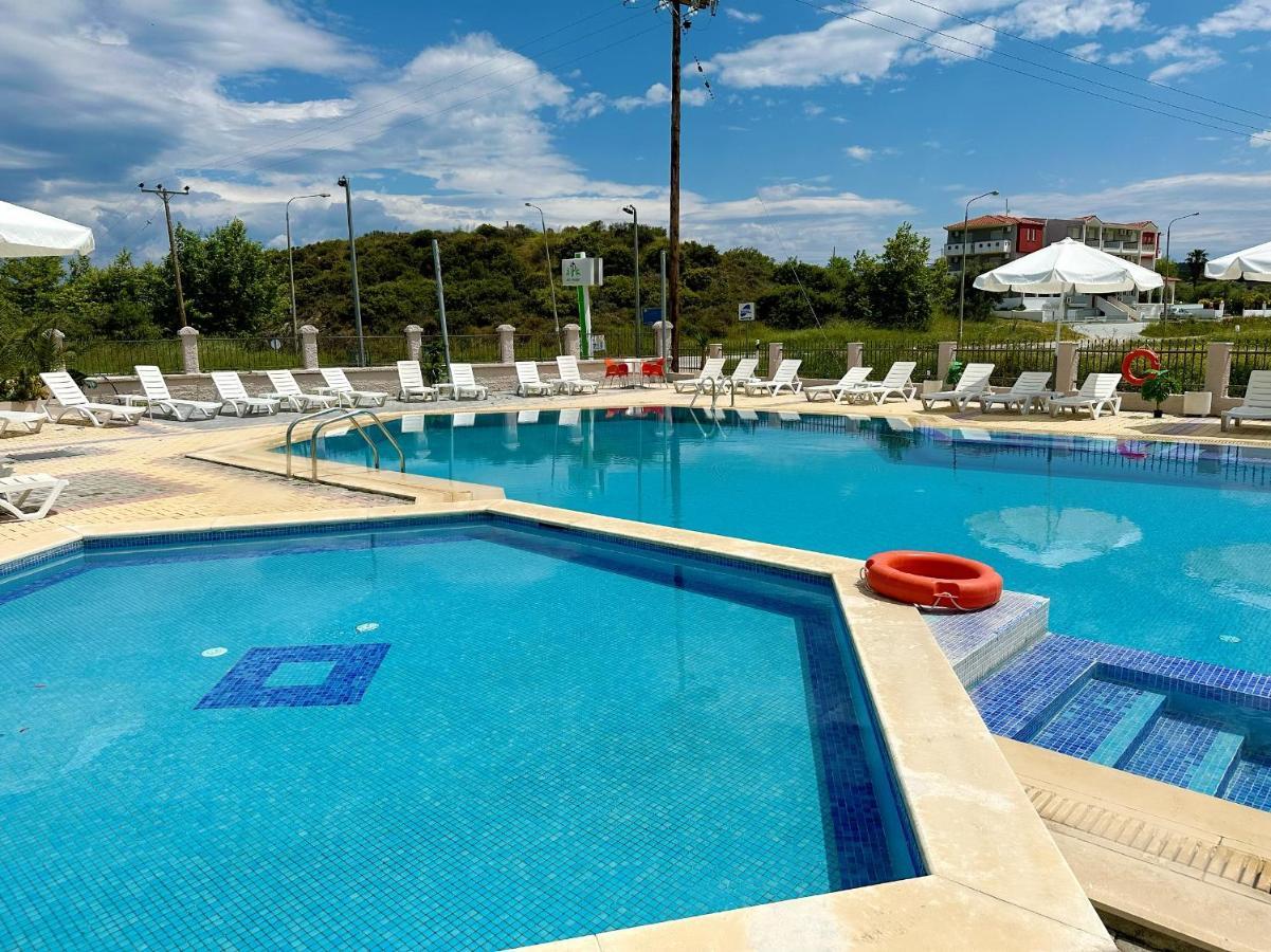 Hotel Palmera Сарти Екстериор снимка