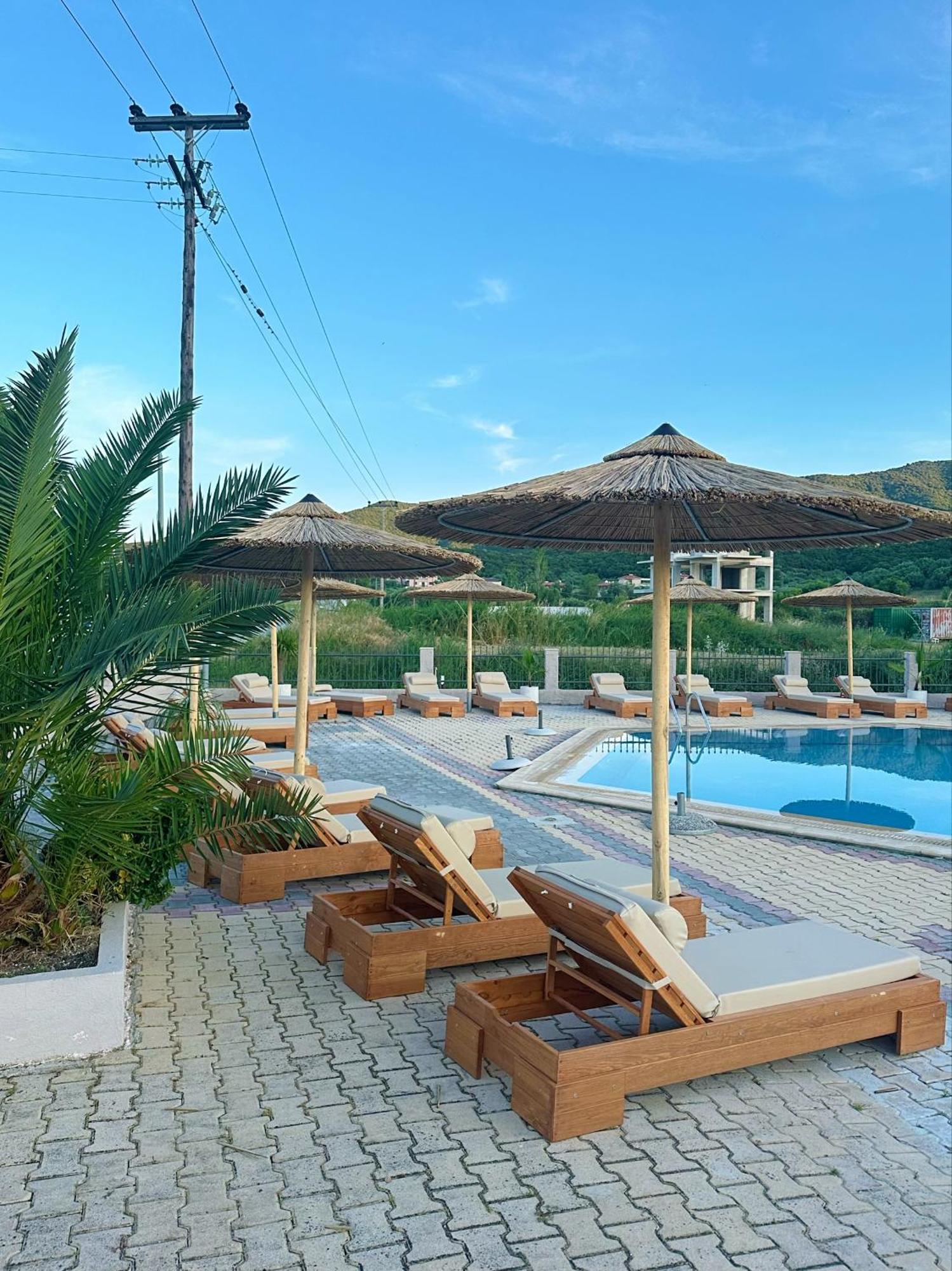 Hotel Palmera Сарти Екстериор снимка