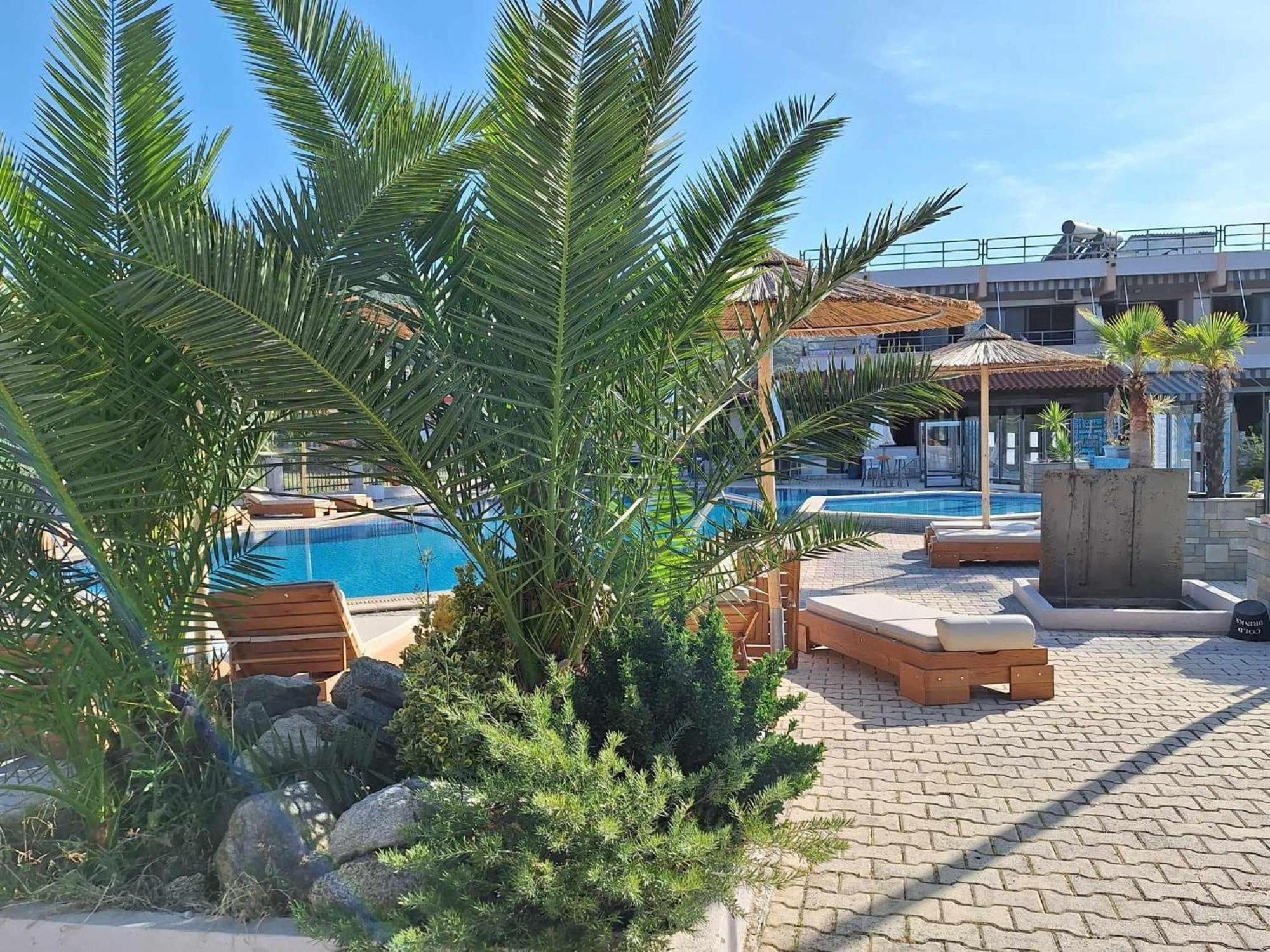 Hotel Palmera Сарти Екстериор снимка
